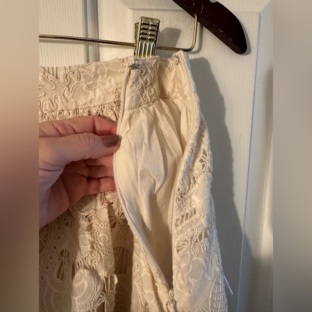 Anthro JACQUIE THE LABEL Bohemian Romantic Embroidery Md Celina Mini Skirt Ivory - Picture 11 of 13